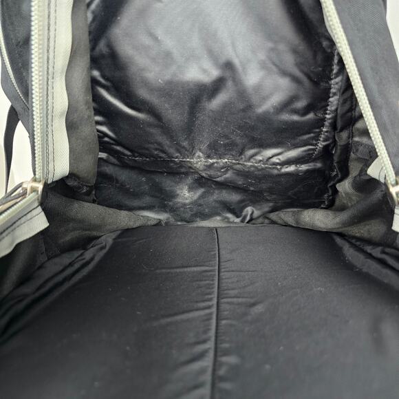 The North Face Mainframe Backpack Black White Logo - Picture 15 of 16